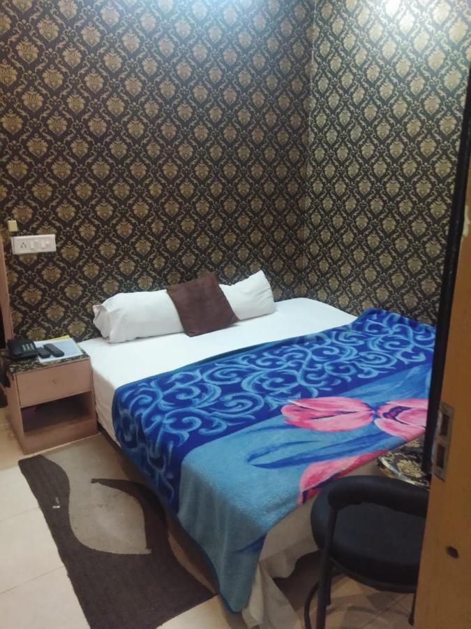 Ds Residency Varanasi-Prime Location-Parking Eksteriør billede
