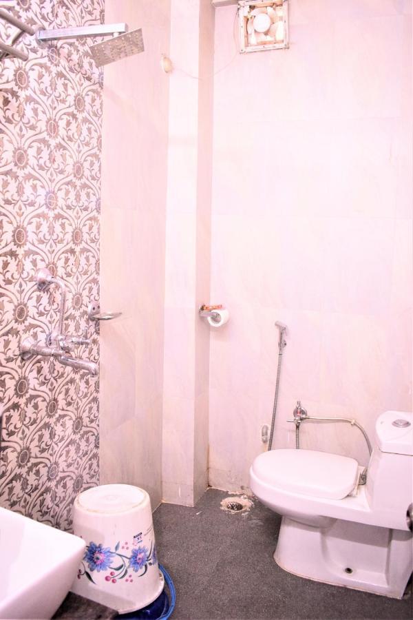 Ds Residency Varanasi-Prime Location-Parking Eksteriør billede