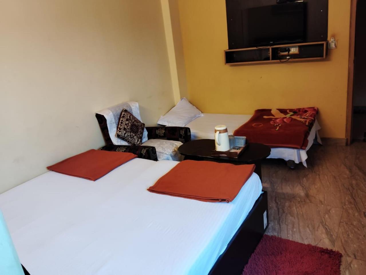 Ds Residency Varanasi-Prime Location-Parking Eksteriør billede