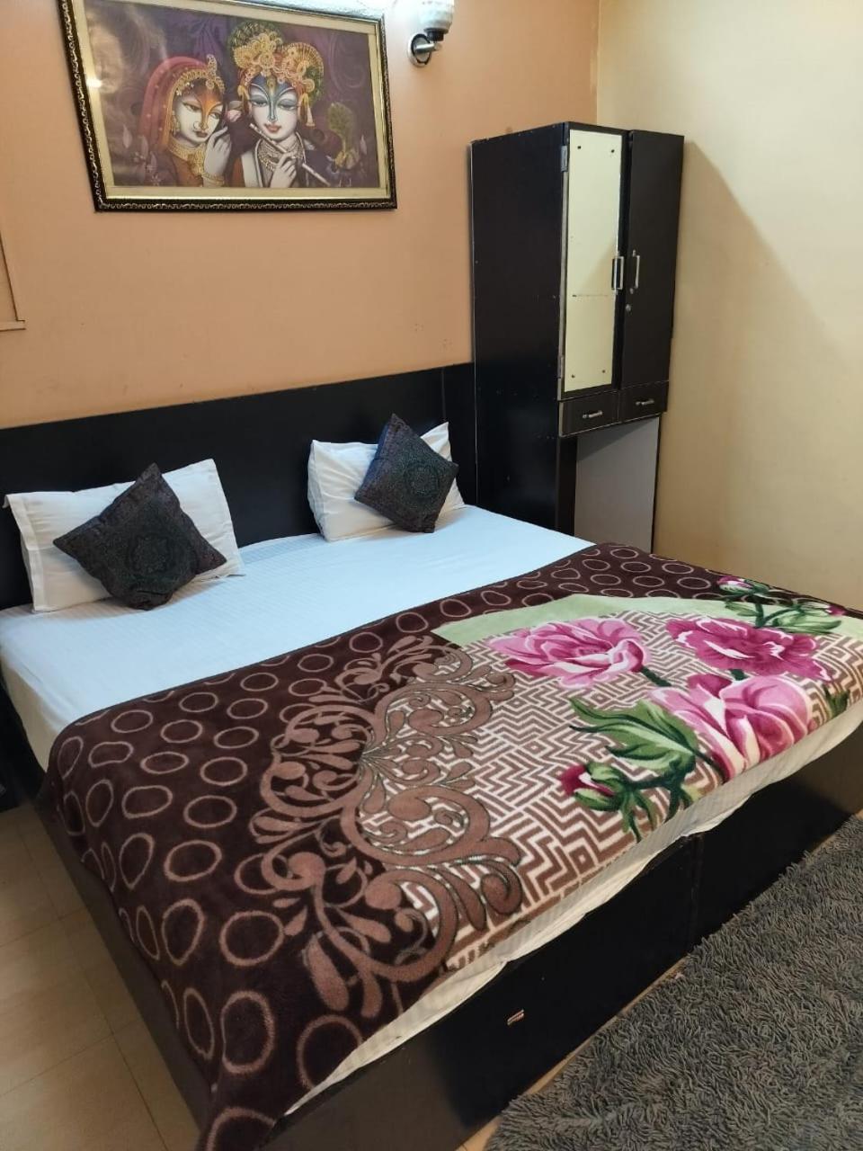 Ds Residency Varanasi-Prime Location-Parking Eksteriør billede