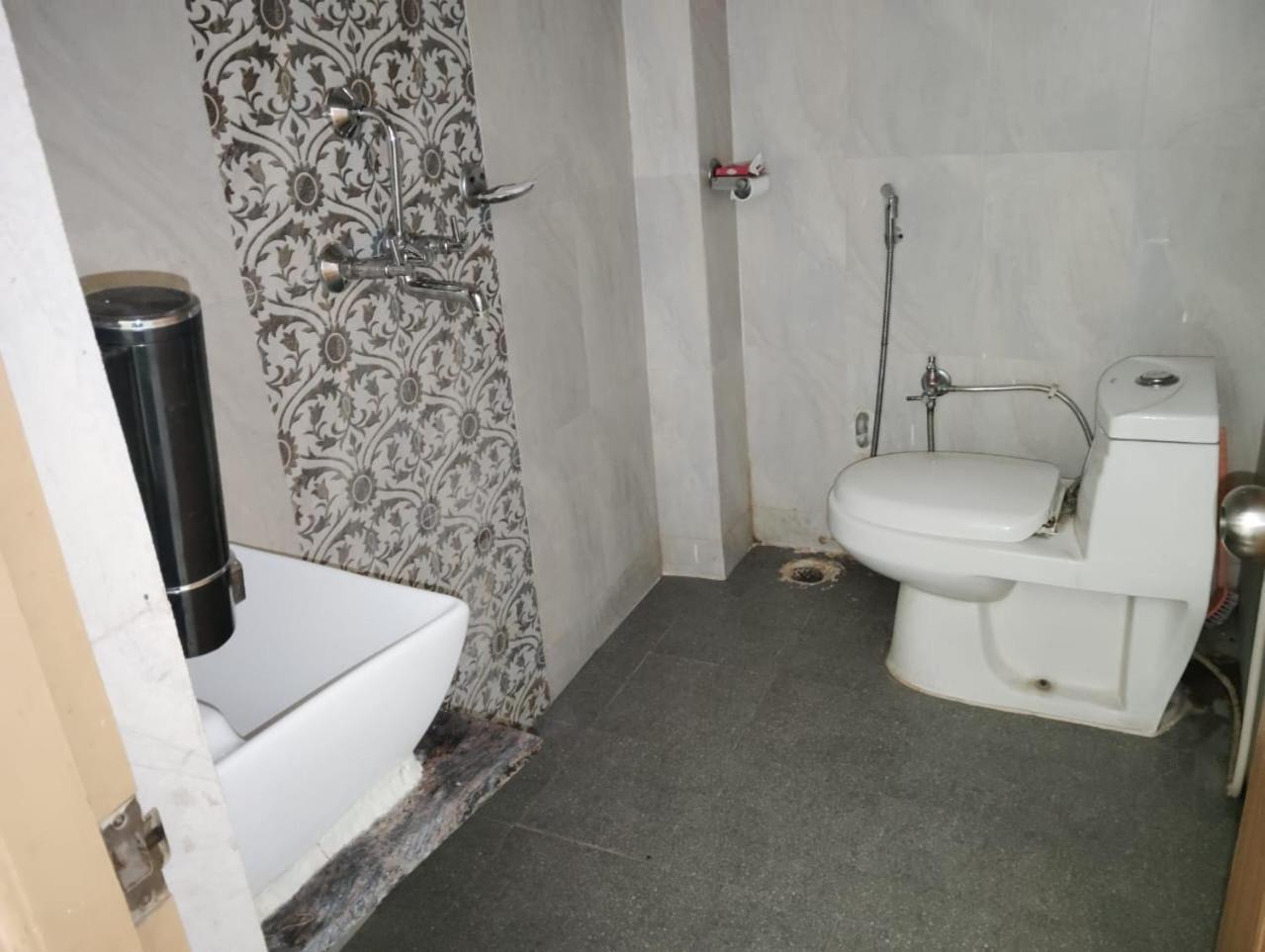 Ds Residency Varanasi-Prime Location-Parking Eksteriør billede