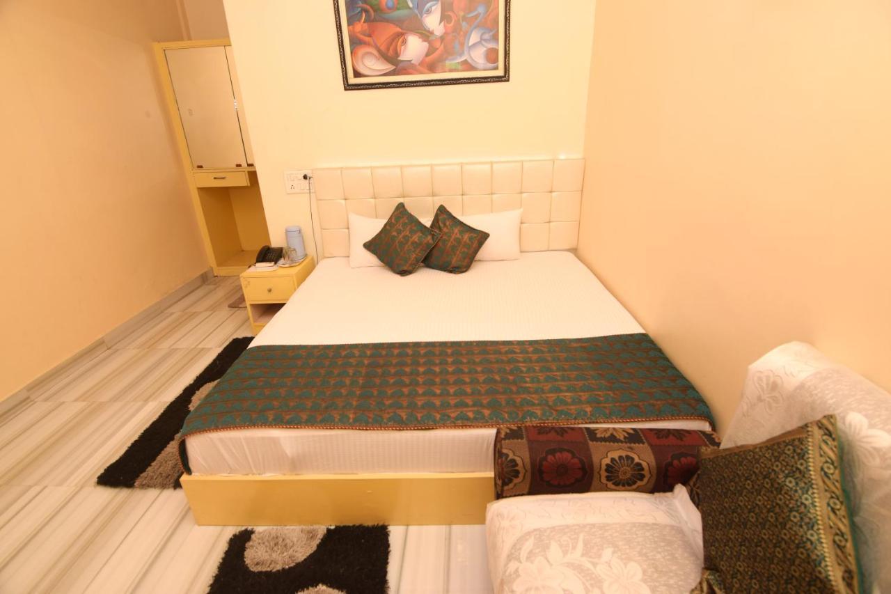 Ds Residency Varanasi-Prime Location-Parking Eksteriør billede